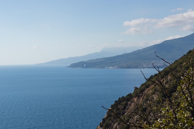 Vista desde la ladera de Ayu Dag en Crimea