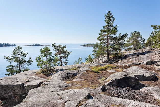 Vista del lago Ladoga skerries Karelia Rusia