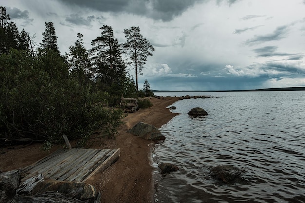 Vista del lago Medio Kuito en Kalevala