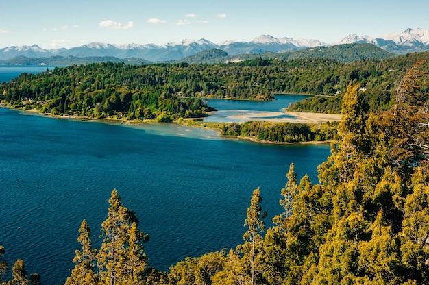 Vista del lago Victoria en San Carlos de Bariloche en América del Sur