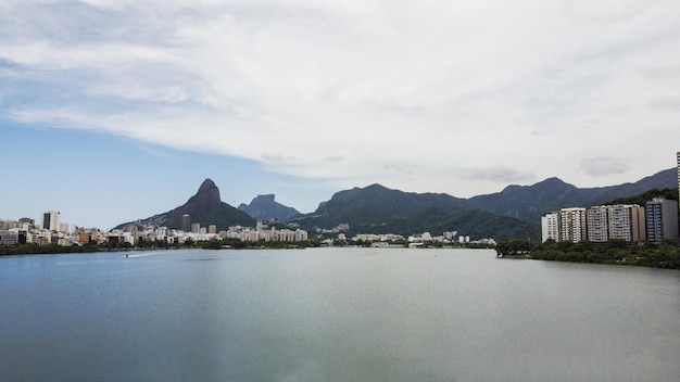 Vista de la laguna Rodrigo de Freitas en Río de Janeiro