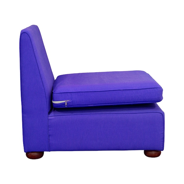 Vista lateral de móveis de sofá de tecido azul isolados em branco com traçado de recorte