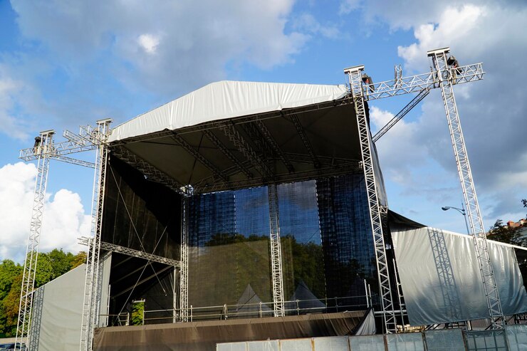 Foto vista lateral do palco vazio ao ar livre