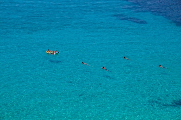 Vista del lugar de mar más famoso de Lampedusa, Spiaggia dei conigli