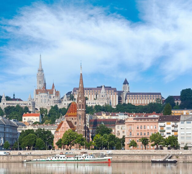 Vista de la mañana de budapest