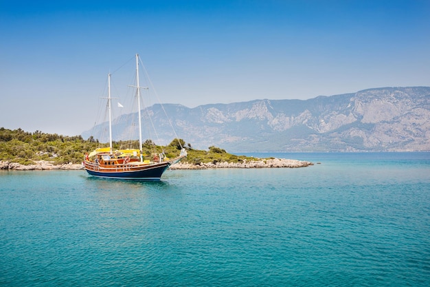 Vista del Mar Egeo cerca de Marmaris Turquía
