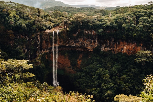 Vista desde el mirador de la cascada en el parque natural de Chamarel en Mauricio