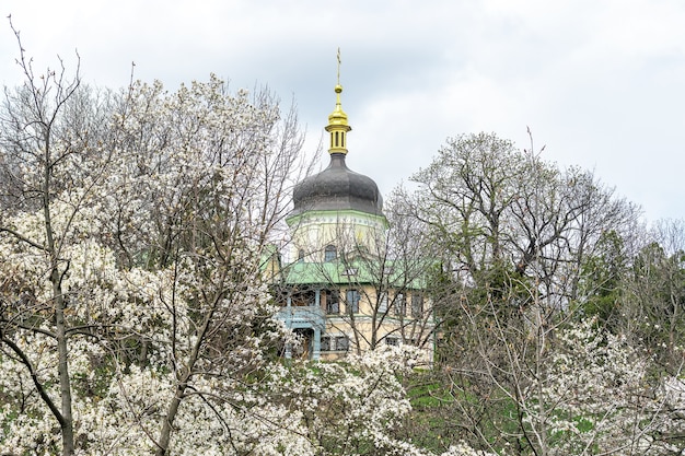 Vista del monasterio en Kiev, Ucrania.