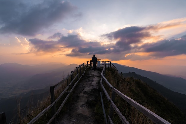 Vista de la montaña Phu Chi Dao o Phu Chee Dao en Chiang Rai, Tailandia