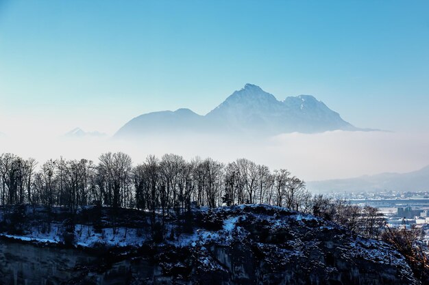 Vista de la montaña Untersberg en los Alpes de Salzburgo, Austria