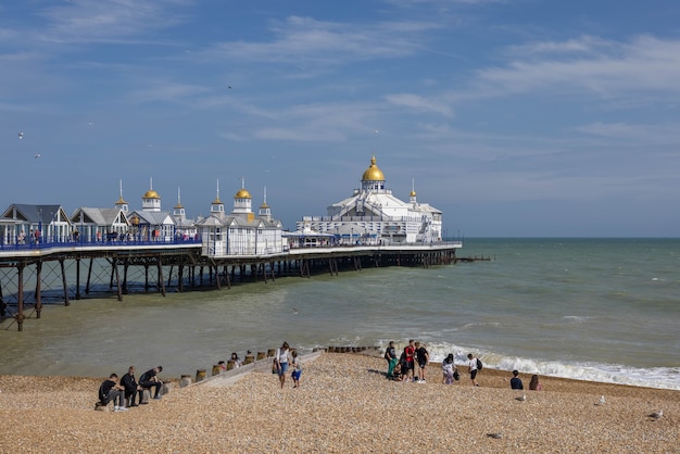 Vista del muelle de Eastbourne en East Sussex