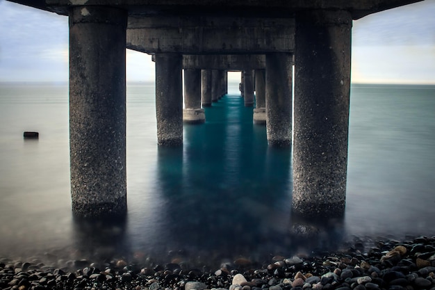 Foto vista del muelle bajo el mar