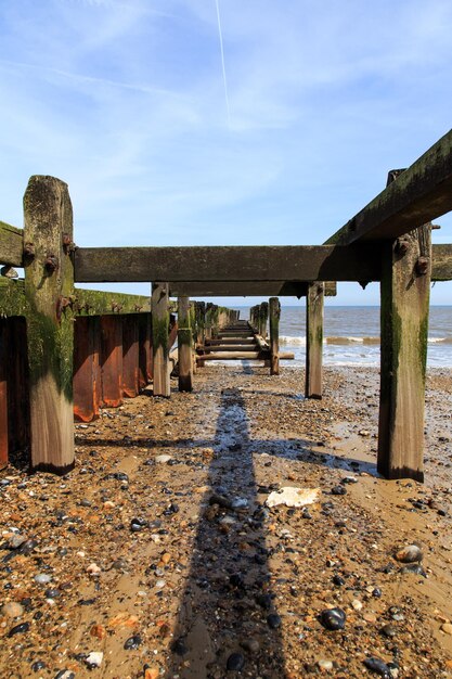 Foto vista del muelle en la playa