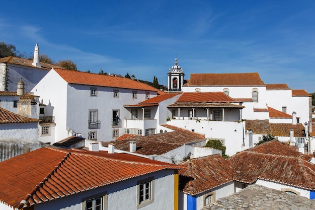 Vista desde la muralla de la ciudad del hermoso pueblo de Obidos Portugal