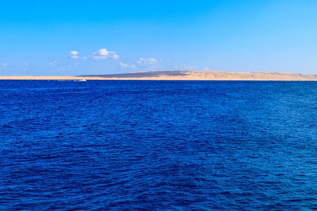 Vista na ilha Giftun no Mar Vermelho Egito