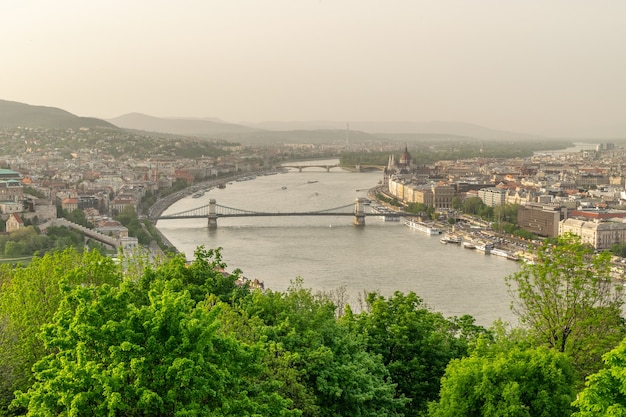 Vista na Ponte Elisabeth em Budapeste, Hungria