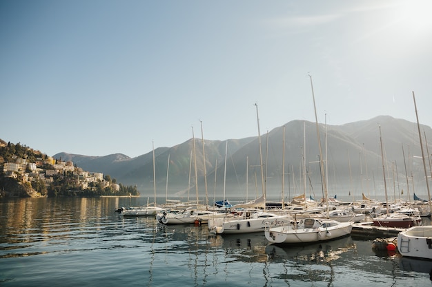 Vista no lago lugano, monte bre e monte boglia