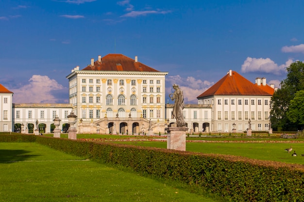 Vista no Palácio de Nymphenburg em Munique, Alemanha