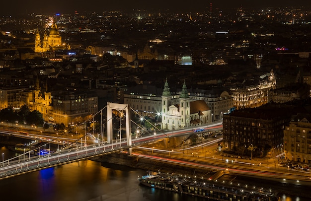 Vista nocturna de budapest