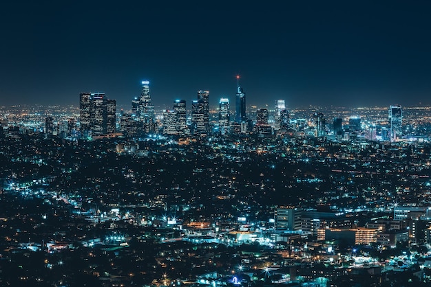 Una vista nocturna del horizonte de Los Ángeles