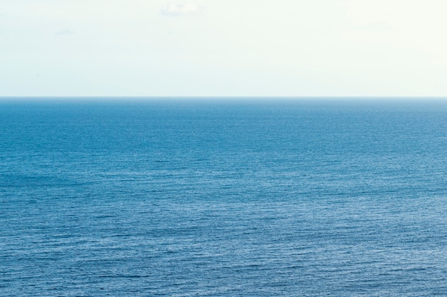 Vista pacífica de los recursos naturales del mar