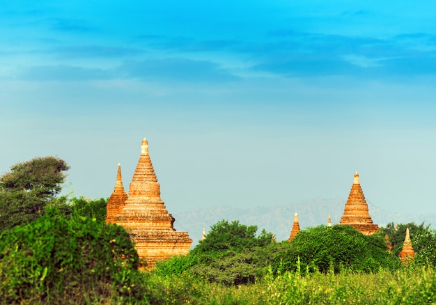 Vista de pagodas antiguas en Bagan