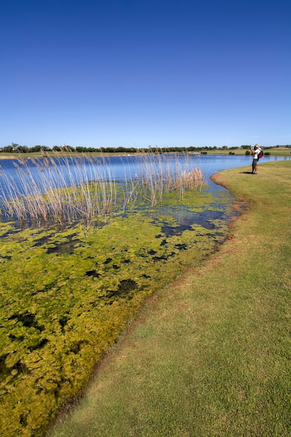 Vista del paisaje de un campo de golf en el Algarve.