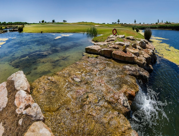 Vista del paisaje de un campo de golf en el Algarve.