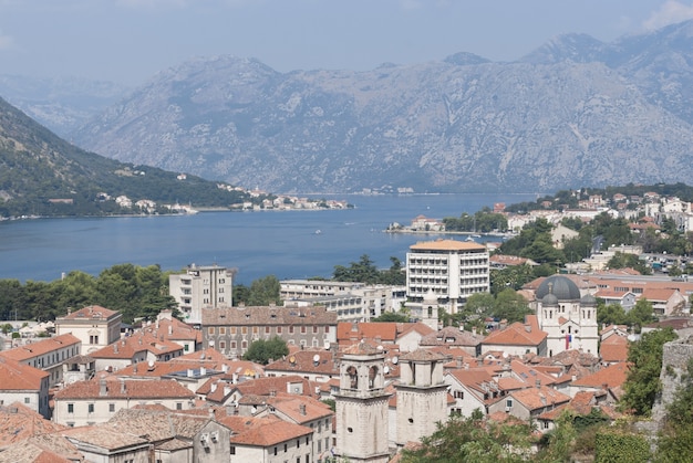 Vista del paisaje de la ciudad de Kotor Montenegro Seaport