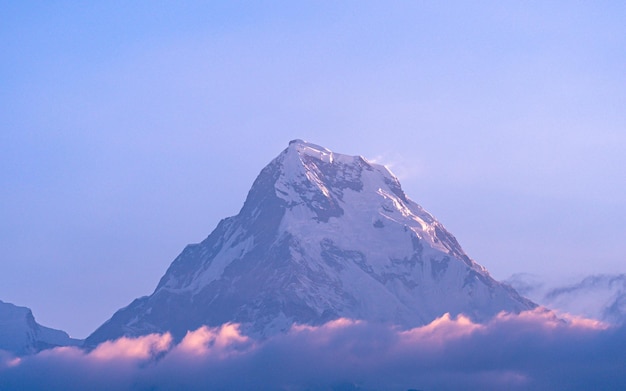 Foto vista del paisaje de la cordillera del monte annapurna en nepal