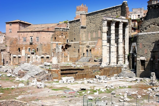 Vista del paisaje del foro romano en Roma Italia