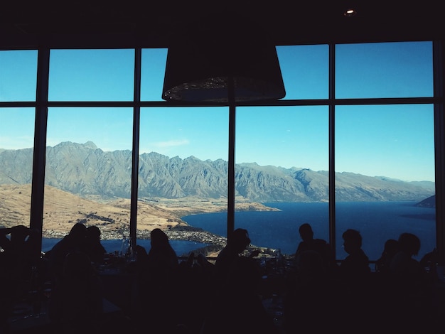 Foto vista del paisaje a través de una ventana