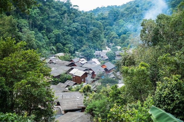 Vista de pájaro Mae Kampong Village Chiang Mai, Tailandia