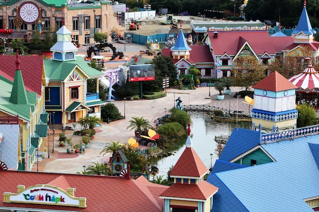 Vista de pájaro en el parque de Sochi en Adler, Rusia