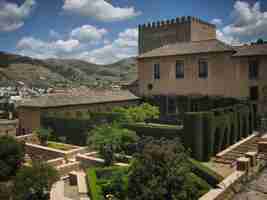 Foto vista del palacio de la alhambra en la ciudad de granada andalucía españa mayo 2008