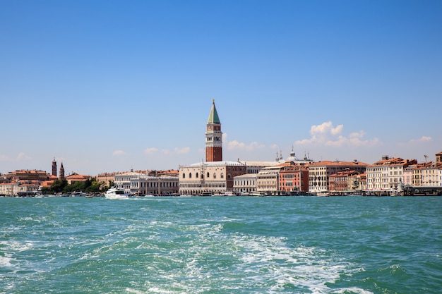 Vista del palacio del dux, Venecia.