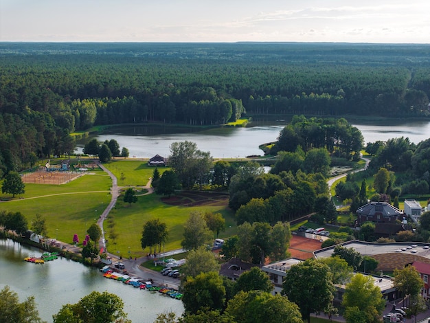 Foto vista panorámica aérea del balneario lituano de druskininkai