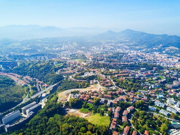 Vista panorâmica aérea de San Sebastian ou Donostia. San Sebastian é uma cidade costeira do País Basco, na Espanha.