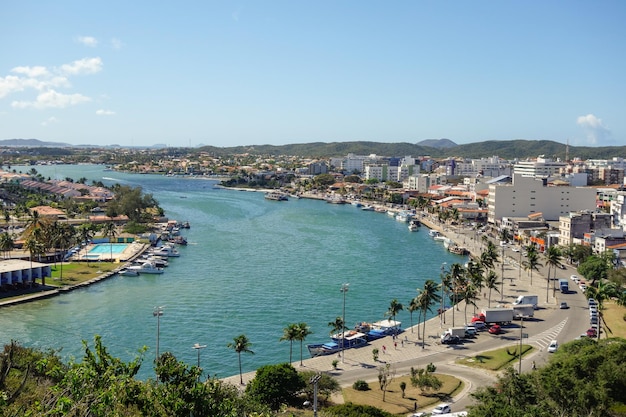 vista panorâmica aérea sobre a lagoa de Araruama em Cabo Frio, RJ, Brasil, em um dia ensolarado