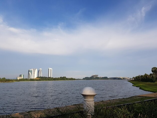 Foto vista panorámica de la bahía contra el cielo