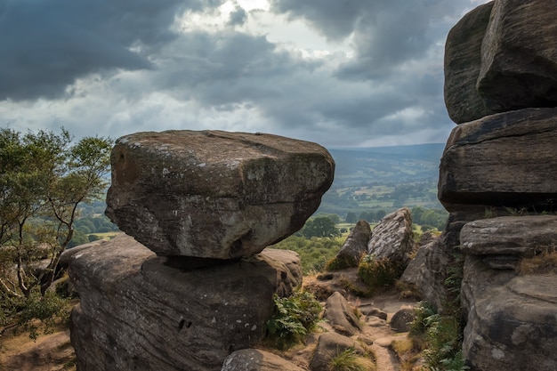 Vista panorámica de Brimham Rocks en Yorkshire Dales National Park