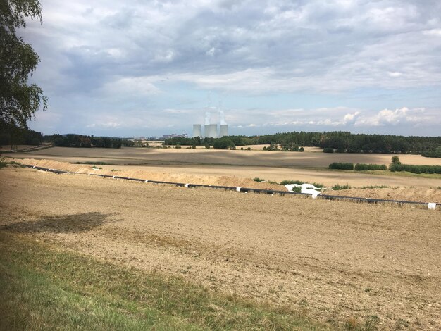 Foto vista panorámica de un campo agrícola contra el cielo