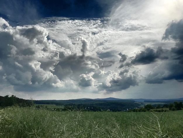 Foto vista panorámica del campo contra el cielo