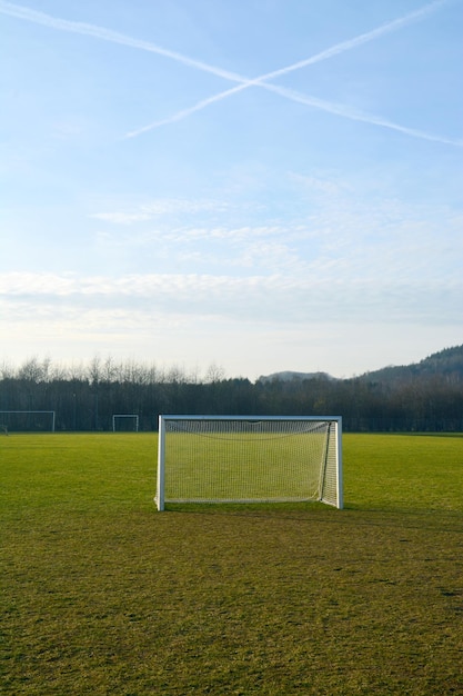 Foto vista panorámica del campo de fútbol contra el cielo