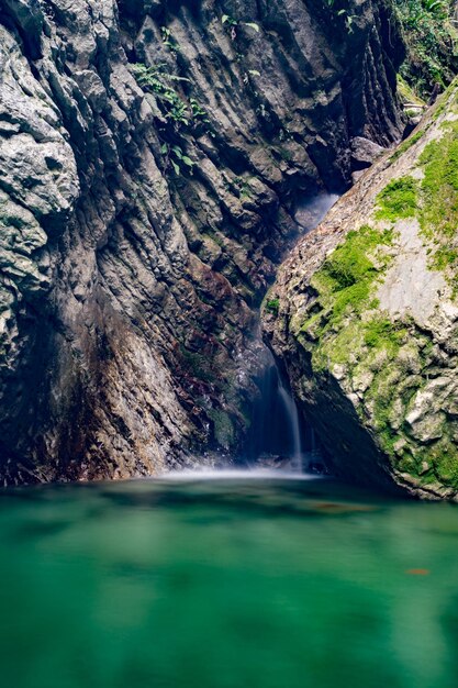 Vista panorámica de la cascada