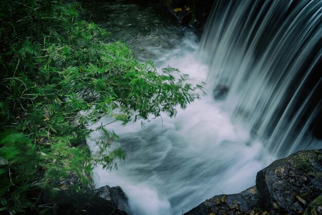 Foto vista panorámica de la cascada