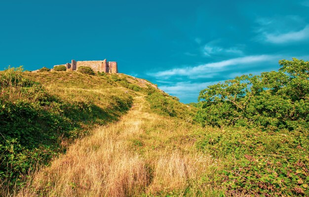 Vista panorámica del castillo de las ruinas de Hammershus en Bornholm, Dinamarca