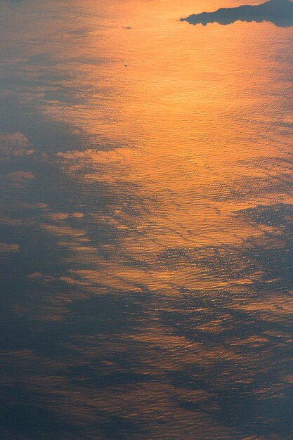 Foto vista panorámica del cielo nublado al atardecer