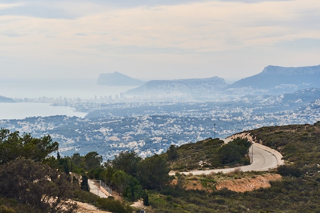 Vista panorámica de la ciudad de Calpe en España.