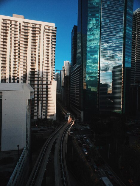 Foto vista panorámica de la ciudad contra un cielo despejado